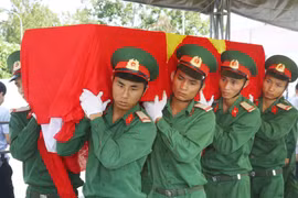 Thừa Thiên-Huế: Truy điệu, an táng 13 hài cốt liệt sỹ hy sinh tại Lào