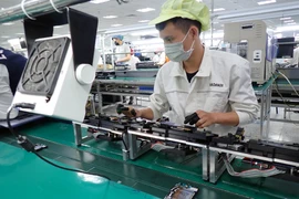 Trong 5 tháng đầu năm, ngành công nghiệp chế biến, chế tạo dẫn đầu với tổng vốn đầu tư nước ngoài đạt trên 6,8 tỷ USD, chiếm 58,2% tổng vốn đầu tư đăng ký. (Ảnh minh họa/TTXVN)