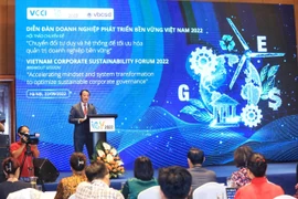 Hội thảo chuyên đề "Chuyển đổi tư duy và hệ thống để tối ưu hóa quản trị doanh nghiệp bền vững,” do Liên đoàn Thương mại và Công nghiệp Việt Nam (VCCI) và VBCSD tổ chức, ngày 22/9. (Ảnh: Vietnam+)