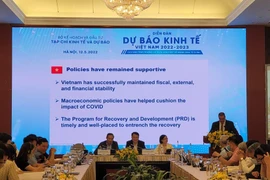 Toàn cảnh Diễn đàn “Dự báo kinh tế Việt Nam 2022-2023: Kịch bản tăng trưởng và triển vọng một số ngành kinh tế chính” diễn ra ngày 12/5. (Ảnh: PV/Vietnam+)