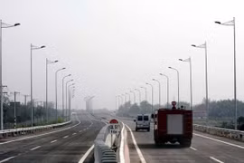 Vốn đầu tư công tính đến thời hết tháng Ba vẫn còn hơn 50.000 tỷ đồng chưa được phân bổ và 29 đơn vị chưa giải ngân kế hoạch vốn. (Ảnh minh họa/Nguồn: TTXVN)
