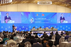 Diễn đàn Kinh tế Việt Nam lần thứ năm với chủ đề “Kinh tế Việt Nam 2023: Ổn định kinh tế vĩ mô, đảm bảo các cân đối lớn, vững vàng vượt qua thách thức,” ngày 17/12. (Ảnh: Vietnam+)