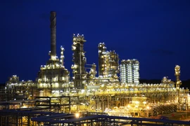 Diễn biến giá dầu trên thị trường thế giới cũng như trong nước tăng cao trong quý 1 đã đặt ra những thách thức rất lớn đến kinh tế. (Ảnh: Vietnam+) 