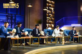 Dàn 'cá mập' tại Shark Tank mùa 5. (Ảnh: Vietnam+)