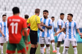 Argentina nhận thất bại ngay ngày ra quân theo kịch bản khó tin. (Nguồn: Reuters)