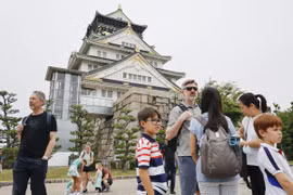 Khách du lịch tại Osaka, Nhật Bản. (Ảnh: Kyodo/TTXVN)