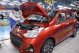 Dây chuyền sản xuất ô tô của Hyundai Thành Công. (Ảnh: Đức Phương/TTXVN)