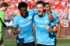 Bayer Leverkusen chỉ còn cách ngôi vương Bundesliga đúng 1 chiến thắng. (Nguồn: Getty Images)