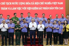 Chủ tịch nước Tô Lâm với lãnh đạo Viện Kiểm sát nhân dân tối cao và các đại biểu. (Ảnh: Nhan Sáng/TTXVN)