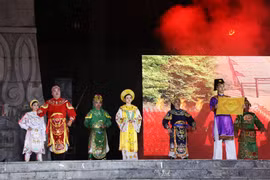 Tái hiện Lễ lên ngôi của Hoàng đế Quang Trung. (Ảnh: Tường Vi/TTXVN)