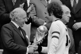 Hình ảnh đáng nhớ trong sự nghiệp của huyền thoại Franz Beckenbauer