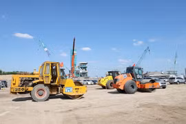 Thi công dự án cao tốc Biên Hòa-Vũng Tàu. (Ảnh: Dương Giang/TTXVN)