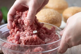 Mỹ xét nghiệm virus cúm gia cầm H5N1 trong mẫu thịt bò xay. (Nguồn: Getty Images)