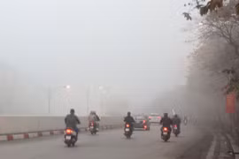 Thủ đô Hà Nội nhiều mây, có mưa vài nơi, sáng sớm có nơi có sương mù. (Ảnh: Tuấn Anh/TTXVN)