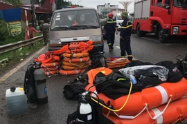 Triển khai tìm kiếm, cứu nạn các nạn nhân vụ sập cầu Phong Châu