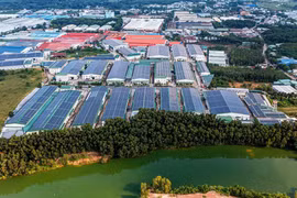 Khu nhà xưởng công nghiệp tại thành phố Tân Uyên, tỉnh Bình Dương. *(Ảnh: Hồng Đạt/TTXVN)