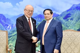 Thủ tướng Phạm Minh Chính tiếp ông Takebe Tsutomu, Cố vấn đặc biệt Liên minh Nghị sỹ hữu nghị Nhật Bản-Việt Nam. (Ảnh: Dương Giang-TTXVN)