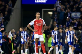 Arsenal thua Porto ở lượt đi vòng 1/8 Champions League. (Nguồn: Sky)
