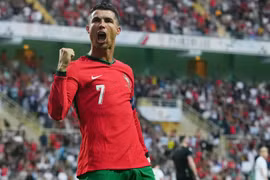 Người hâm mộ Ronaldo chờ đợi anh sẽ lập nên những kỷ lục mới ở EURO 2024. (Nguồn: Getty Images)