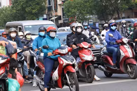 Nam Bộ nắng nóng và khô hạn còn kéo dài. (Ảnh: Hồng Đạt/TTXVN)