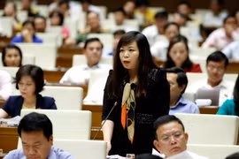 Đại biểu Quốc hội thành phố Hà Nội Vũ Thị Lưu Mai phát biểu ý kiến. (Ảnh: An Đăng/TTXVN)