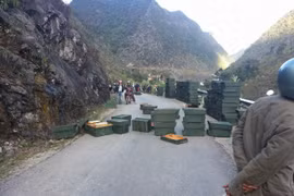 Hà Giang: Lãnh đạo huyện Đồng Văn lên tiếng về lùm xùm nuôi ong