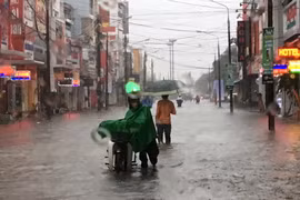 Ngập lụt tại thành phố Huế. (Ảnh: Quốc Việt/TTXVN)