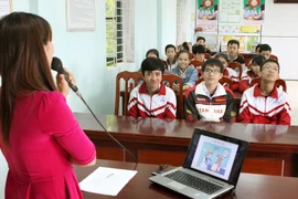 Tuyên truyền chăm sóc sức khỏe sinh sản vị thành niên, thanh niên được triển khai tại các trường học trên địa bàn tỉnh Bắc Giang. (Ảnh: Dương Ngọc/TTXVN)