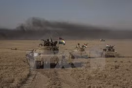 Các binh sỹ người Kurd làm nhiệm vụ trong chiến dịch chống IS tại Mosul, miền Bắc Iraq. (Nguồn: EPA/TTXVN)