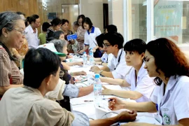 Tư vấn cho người dân về các bệnh lý tim mạch 