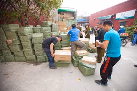 Thu giữ tới 7 tấn mỹ phẩm, lương liệu không rõ nguồn gốc 