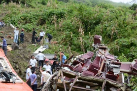 Xác nhận điều trị miễn phí cho nạn nhân vụ tai nạn ôtô ở Lào Cai