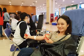 [Photo]: Hội Thanh niên vận động 500.000 đơn vị máu
