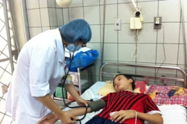 Cứu sống một trẻ bị hội chứng liệt cơ thể rất hiếm gặp 