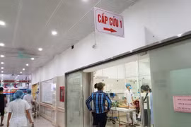 Nhiều bệnh nhân cấp cứu vì trời nắng nóng. (Ảnh: PV/Vietnam+)