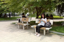 Sinh viên tại nhiều trường đại học đã làm thủ tục nhập học. (Ảnh: Mai Hiền/Vietnam+) 