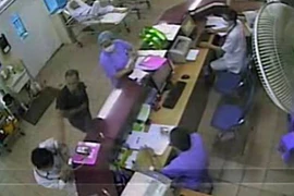 Bộ Y tế phản ứng sau vụ người nhà bệnh nhân đánh bác sĩ