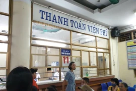 Khu thanh toán viện phí tại Bệnh viện Đa khoa tỉnh Quảng Ninh. (Ảnh: T.G/Vietnam+)