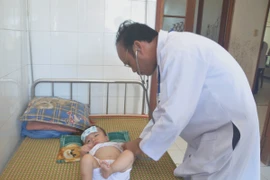 Khám, chữa bệnh miễn phí cho người dân ở đảo Lý Sơn 