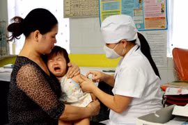 “Tung” đội chống sốc lưu động để hạn chế rủi ro trong tiêm chủng 