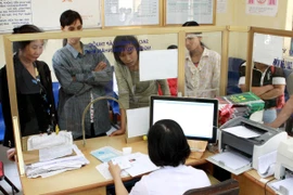 Bài 3: Bài toán tỷ lệ nghịch số lượng bác sỹ và y đức