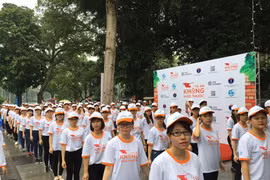 Các bạn trẻ tham gia tại buổi lễ phát động. (Ảnh: T.G/Vietnam+)