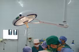 [Mega Story] 'Bác sỹ Hà Nội' và chuyện trực Tết ở vùng sâu