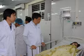 Miễn viện phí điều trị bệnh nhân trong vụ tai nạn xe khách ở Sapa 