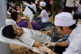 Huy động 1.000 đơn vị máu ở ngày hội “Giọt máu vàng”