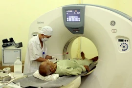 "Thiết bị y tế nhập từ ngân sách luôn đắt hơn nguồn xã hội hóa"