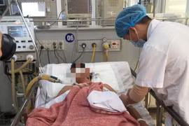 Bệnh nhân đang được điều trị tại Bệnh viện Bạch Mai. (Ảnh: M.T/Vietnam+)