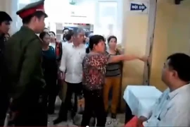 Tạm đình chỉ công tác nữ điều dưỡng Bệnh viện K bị tố "vòi tiền"