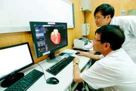  Bệnh viện E tập trung đào đạo nguồn nhân lực chất lượng cao để phát triển chuyên môn. ((Ảnh: Dương Ngọc/TTXVN)