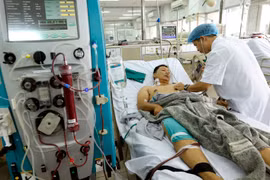 Sự cố y khoa ở Hòa Bình: Hóa chất cực độc đưa vào ở khâu nào? 